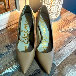 Sam Edelman tan heels